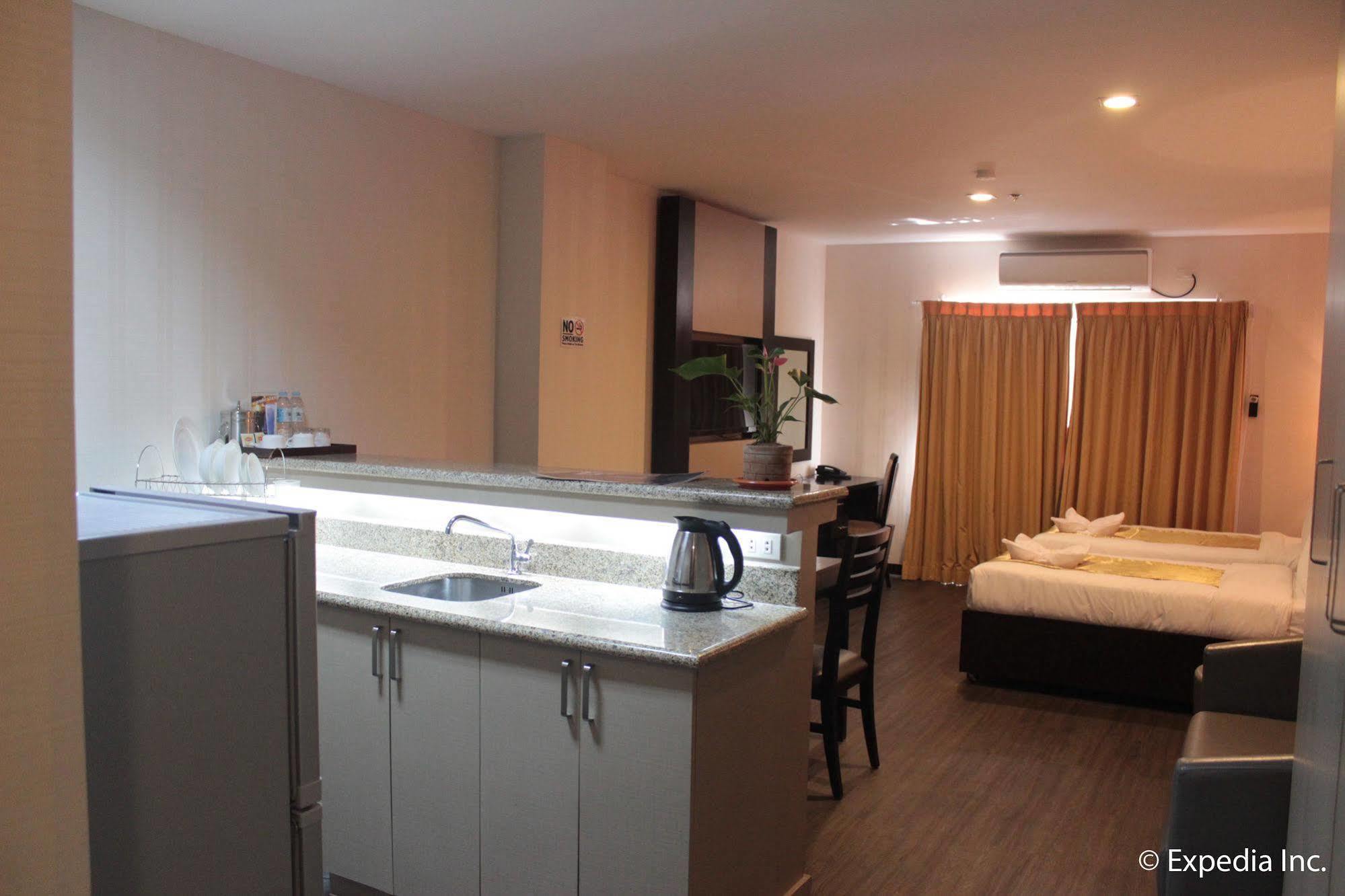 Sun Plaza Subic Hotel Olongapo Ngoại thất bức ảnh
